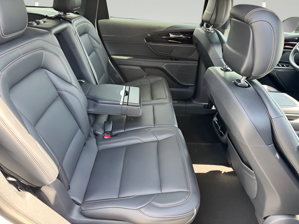 Used 2024 Lincoln Nautilus Premier w/ Jet Appearance Package AWD/4WD image 34