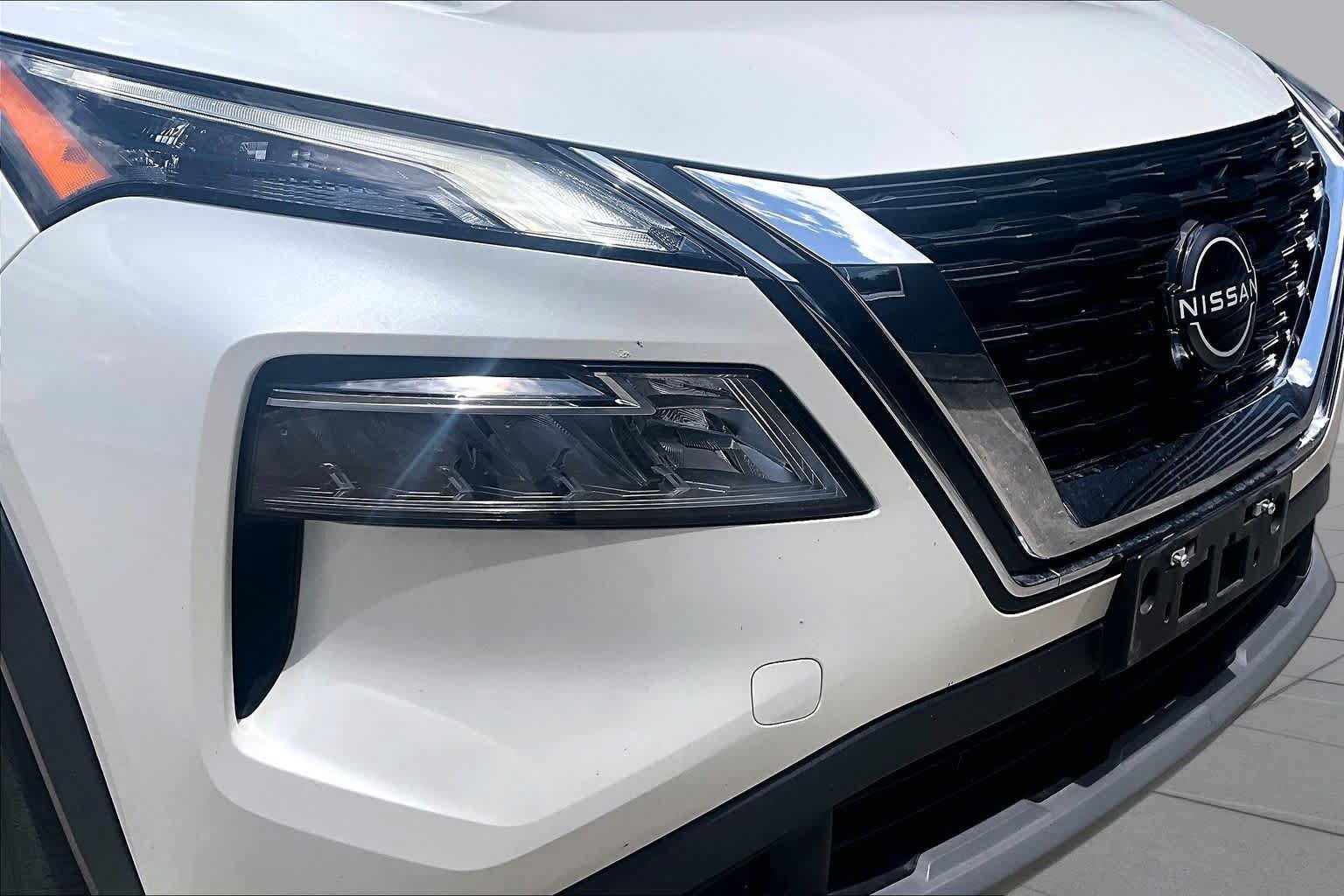 Certified 2023 Nissan Rogue SV FWD image 30