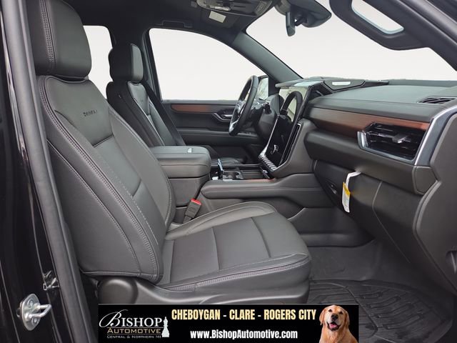 Used 2025 GMC Yukon Denali w/ LPO, Floor Liner Package AWD/4WD image 23