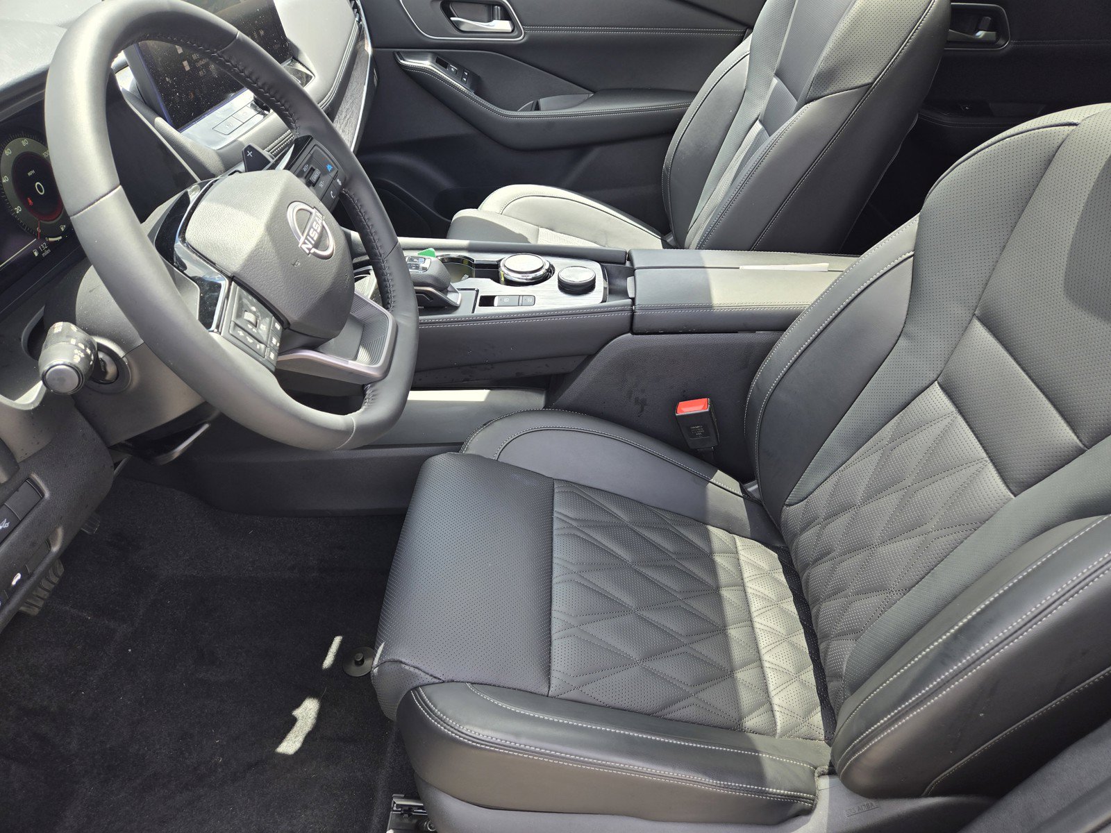 Certified 2026 Nissan Rogue Platinum w/ Platinum Premium Package AWD/4WD image 13
