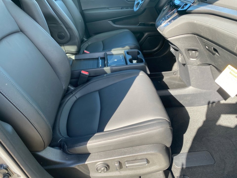 Certified 2026 Honda Odyssey EX-L image 32