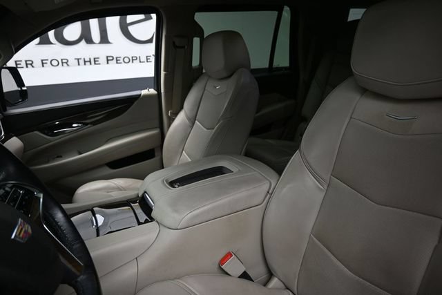 Used 2020 Cadillac Escalade Luxury AWD/4WD image 16