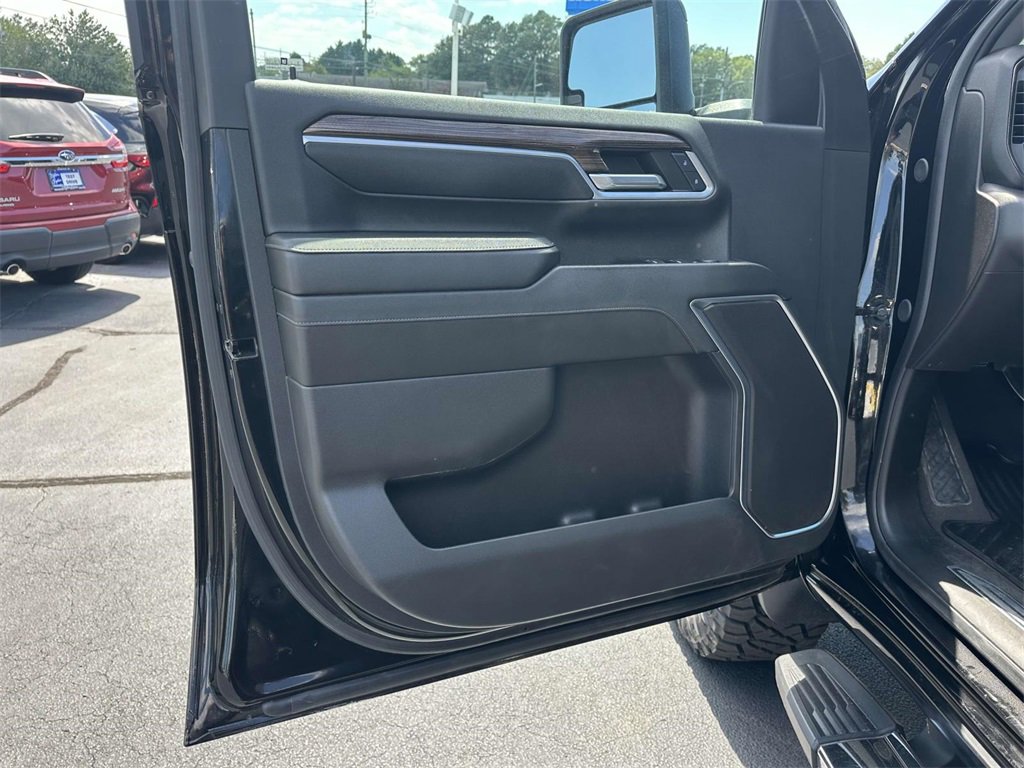 Used 2024 Chevrolet Silverado 2500 LT image 5