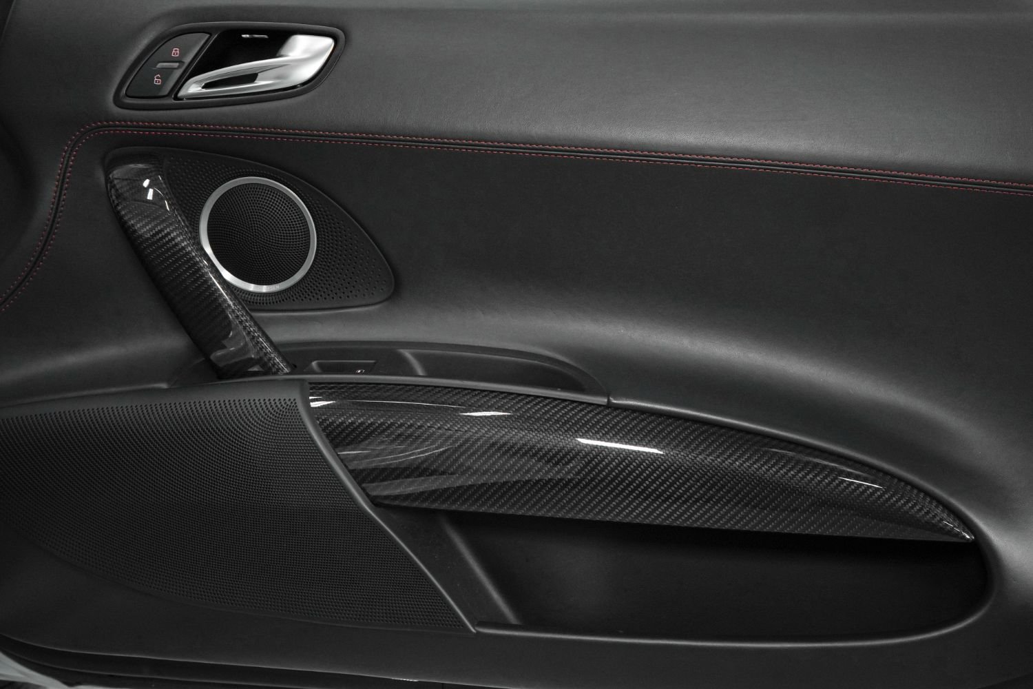 Used 2012 Audi R8 V10 image 37