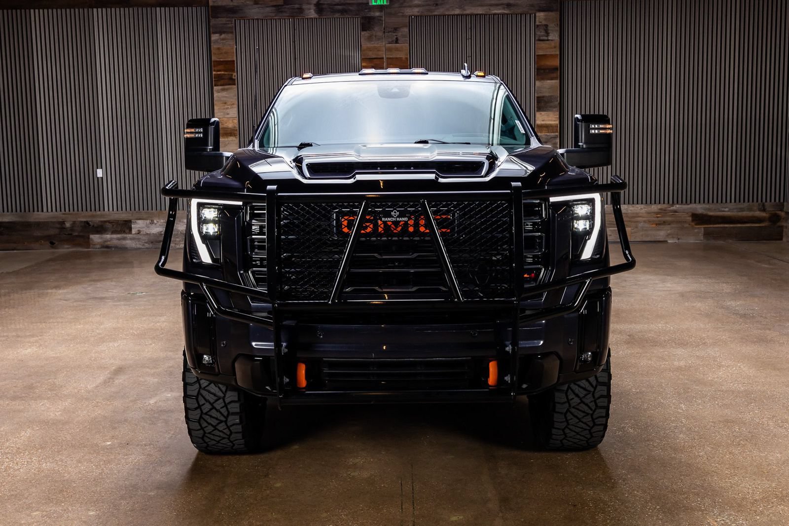 Used 2025 GMC Sierra 2500 AT4 w/ AT4 Premium Plus Package AWD/4WD video 2