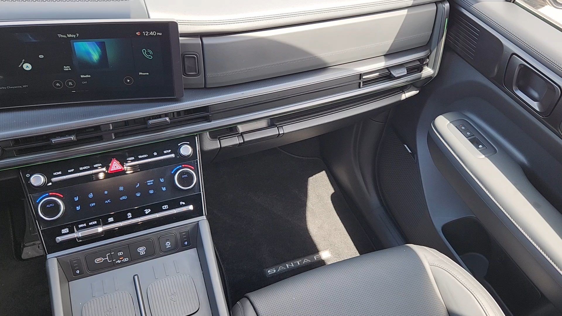 Used 2025 Hyundai Santa Fe Calligraphy AWD/4WD image 6