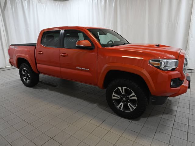 Used 2017 Toyota Tacoma TRD Sport w/ Tow Package (A/T) AWD/4WD image 16