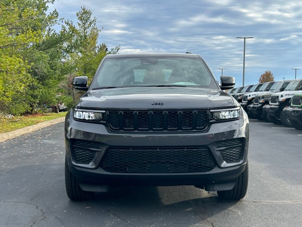 New 2025 Jeep Grand Cherokee Altitude AWD/4WD image 2