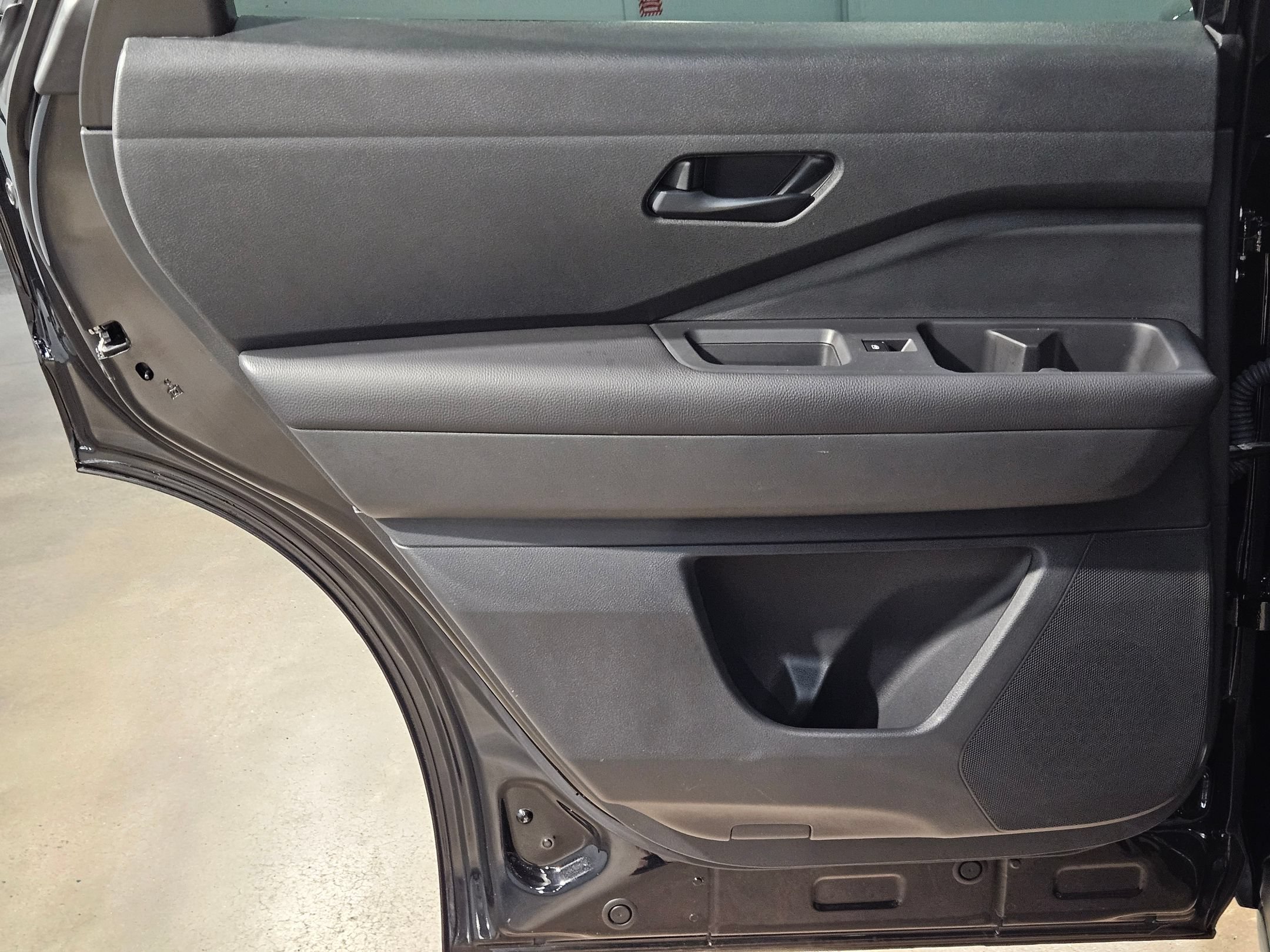 Used 2024 Nissan Pathfinder SV AWD/4WD image 33