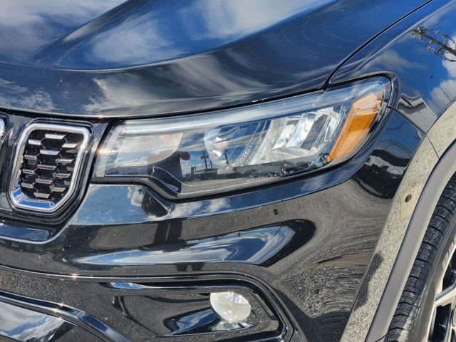 Used 2025 Jeep Compass Limited image 9