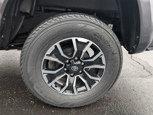 Used 2022 Toyota Tacoma TRD Sport image 25
