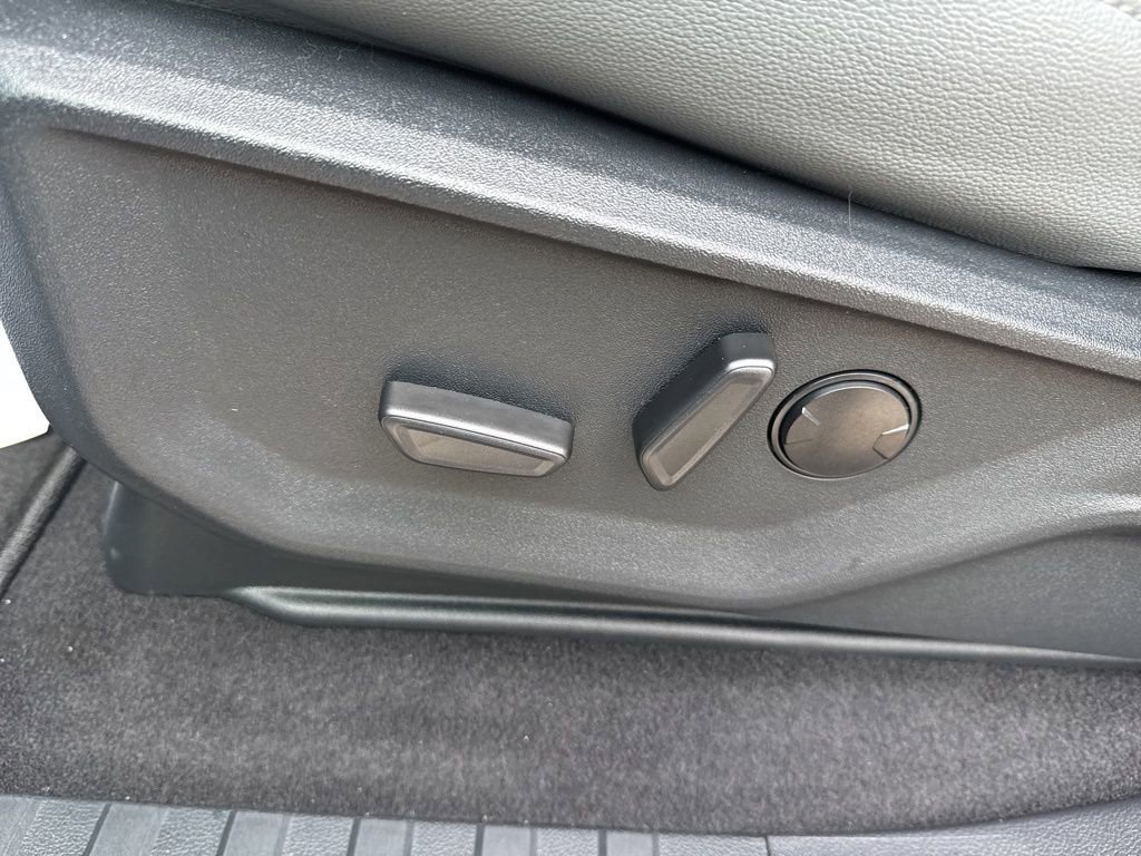 New 2025 Ford F150 Lightning Flash image 23