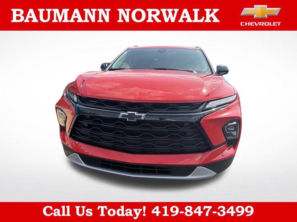 New 2025 Chevrolet Blazer LT w/ Convenience Package AWD/4WD image 2
