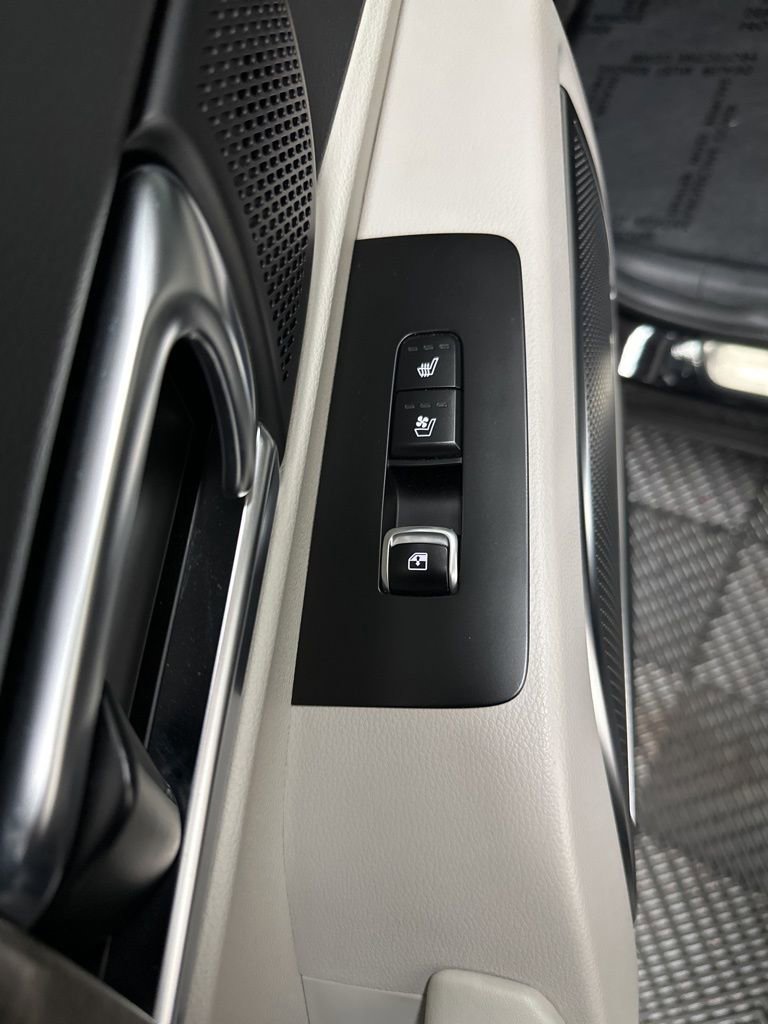 Used 2022 Kia Telluride SX w/ SX Prestige Package image 32