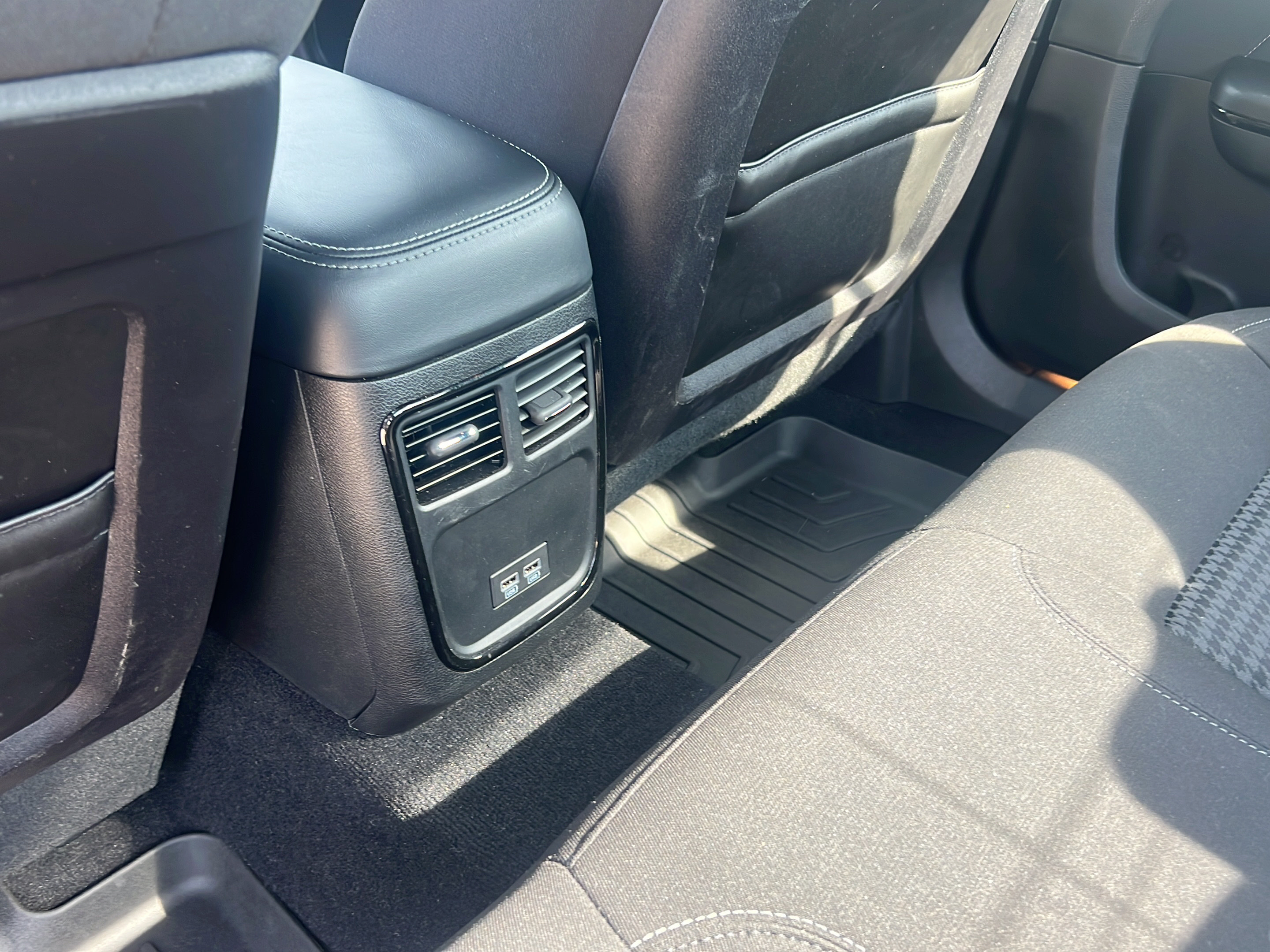 Used 2023 Dodge Charger GT w/ Blacktop Package RWD image 15