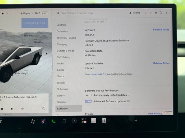 Used 2024 Tesla Cybertruck AWD Crew Cab image 39