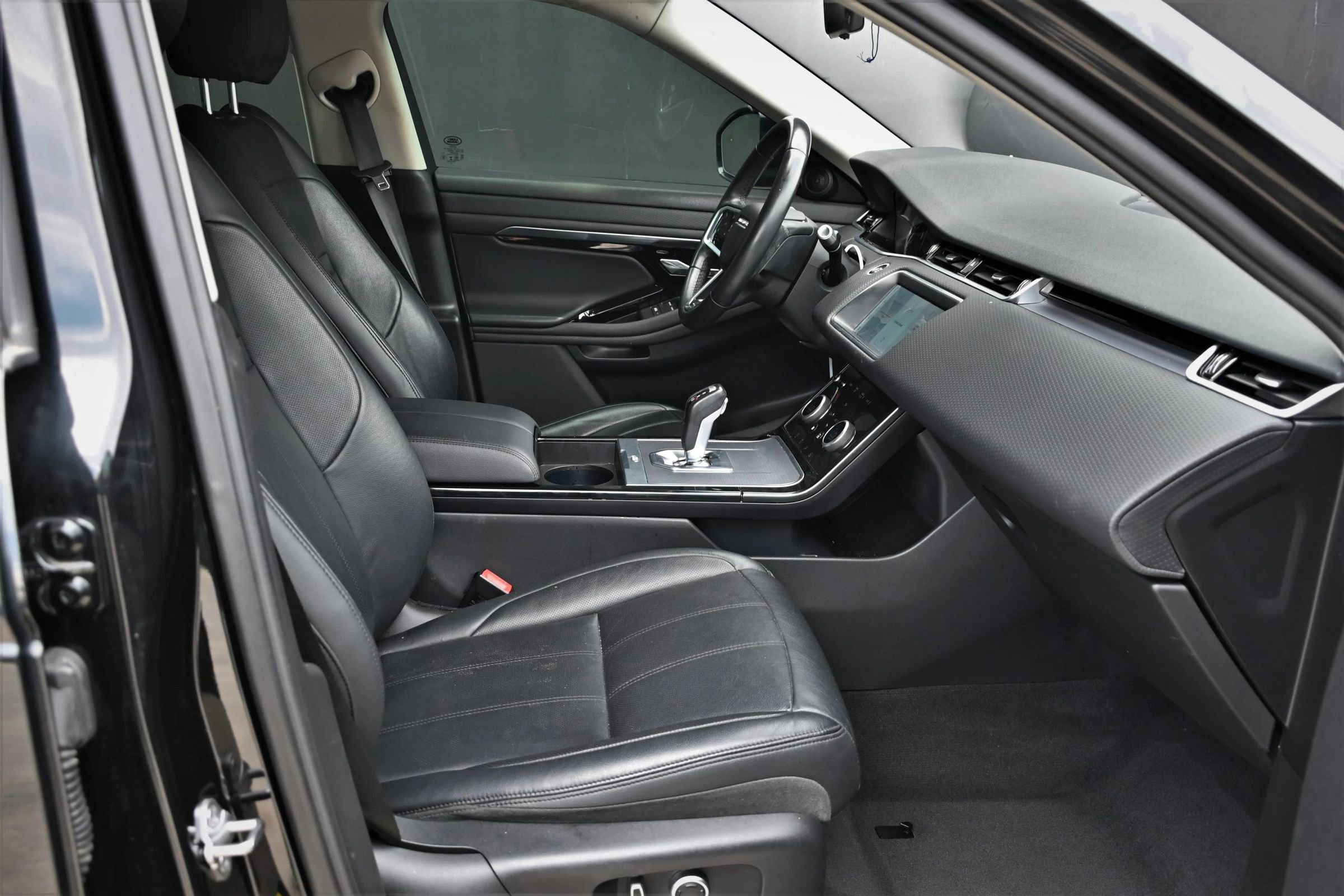 Used 2021 Land Rover Range Rover Evoque S image 16