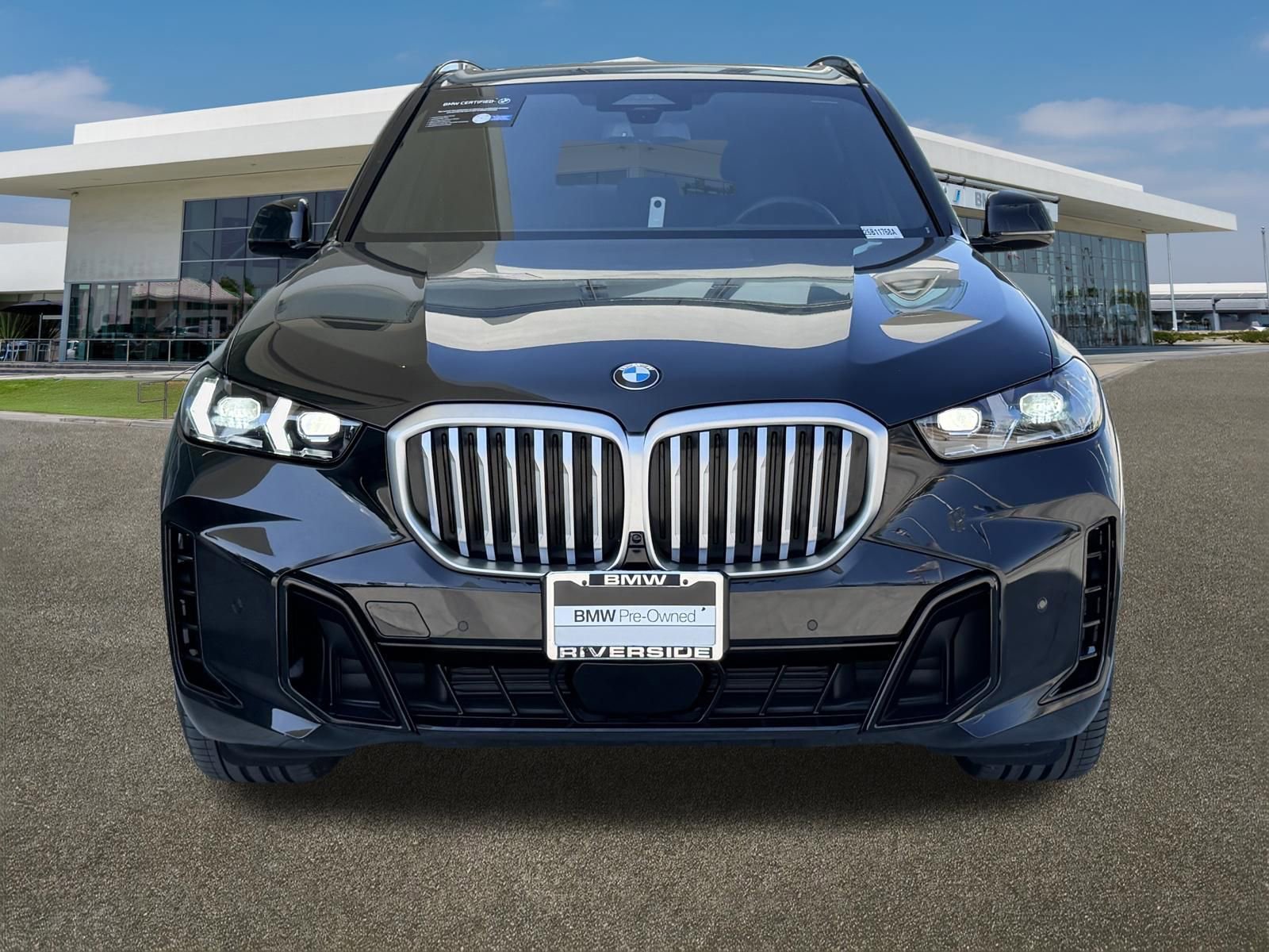 Certified 2024 BMW X5 xDrive40i w/ M Sport Package AWD/4WD image 3