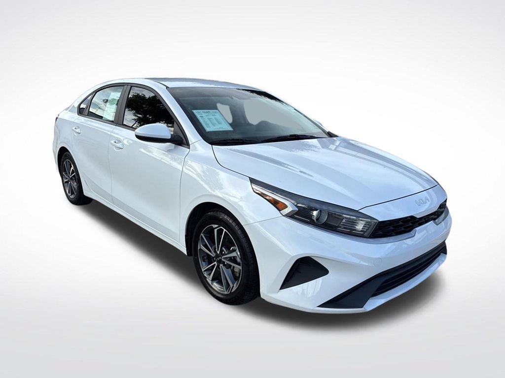 Used 2022 Kia Forte LXS FWD image 3