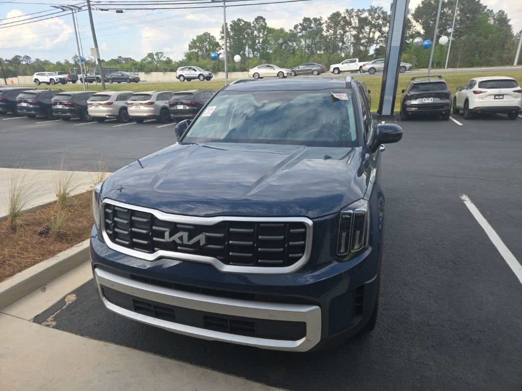 Used 2025 Kia Telluride S image 2