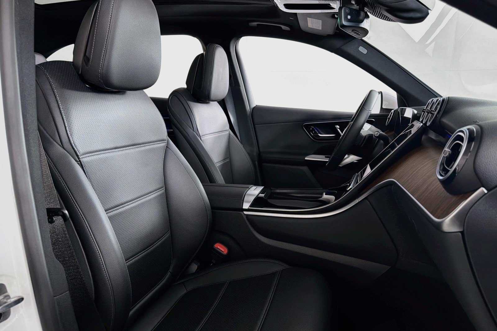 Certified 2026 Mercedes-Benz GLC 300 image 8