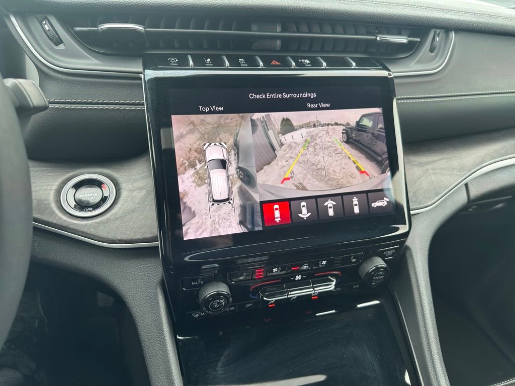 Used 2024 Jeep Grand Cherokee L Limited w/ Luxury Tech Group II image 25