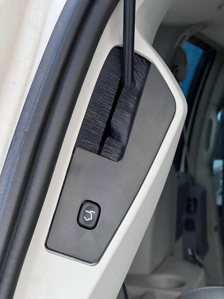 Used 2008 Chrysler Town & Country Touring image 40