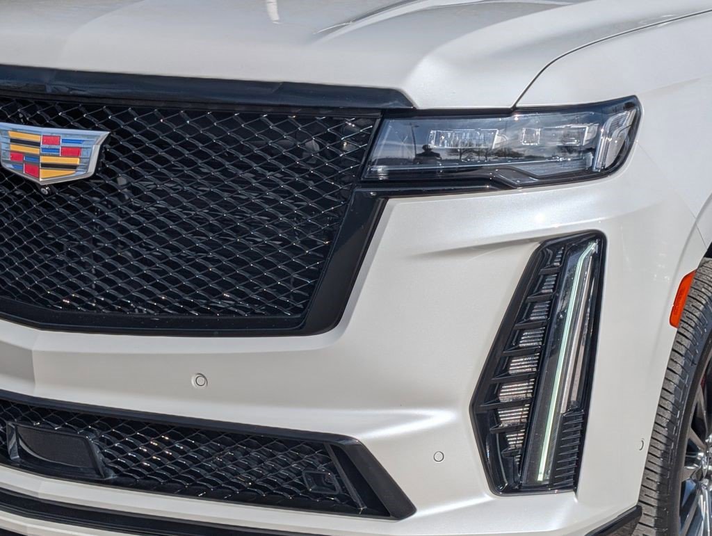 Certified 2023 Cadillac Escalade ESV V AWD/4WD image 6