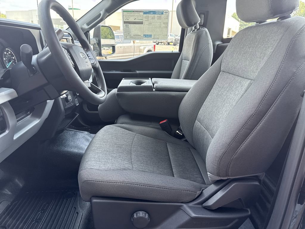 New 2026 Ford F350 XL w/ XL Chrome Package image 9