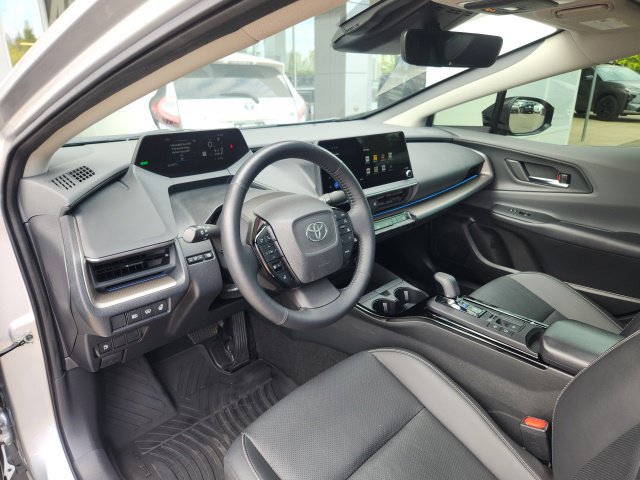 Used 2024 Toyota Prius XLE AWD/4WD image 15