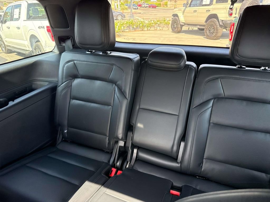 Used 2025 Lincoln Navigator Reserve w/ Jet Appearance Package image 14