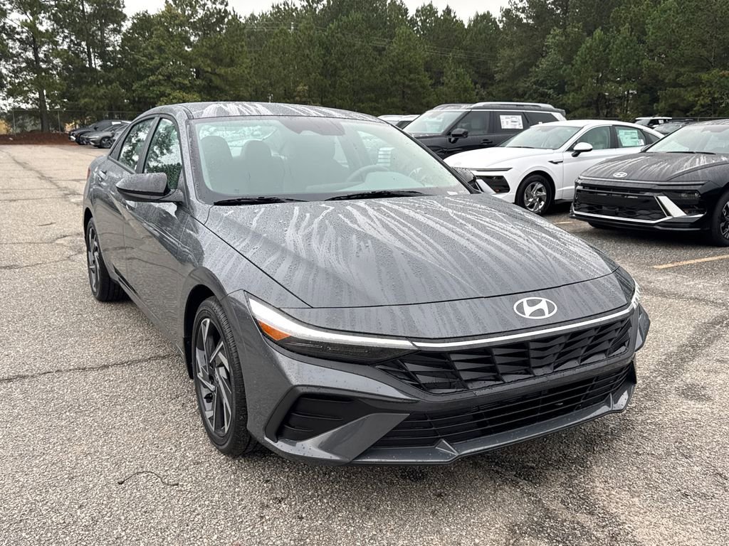 New 2025 Hyundai Elantra SEL image 7