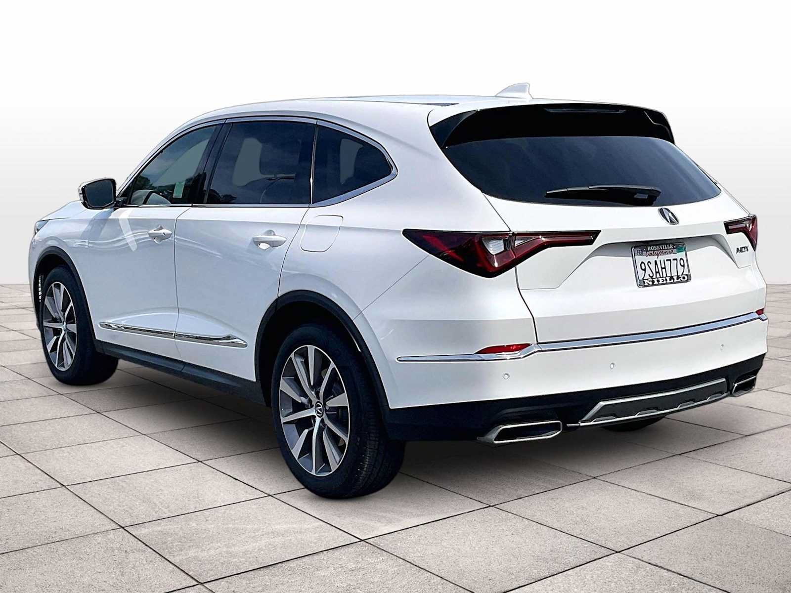 Used 2025 Acura MDX w/ Technology Package FWD image 14