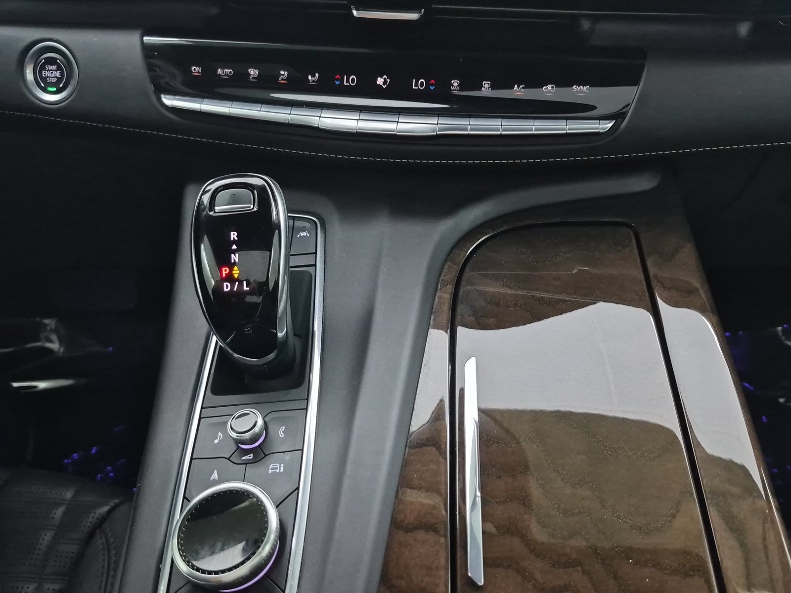 Used 2024 Cadillac Escalade Sport Platinum AWD/4WD image 13