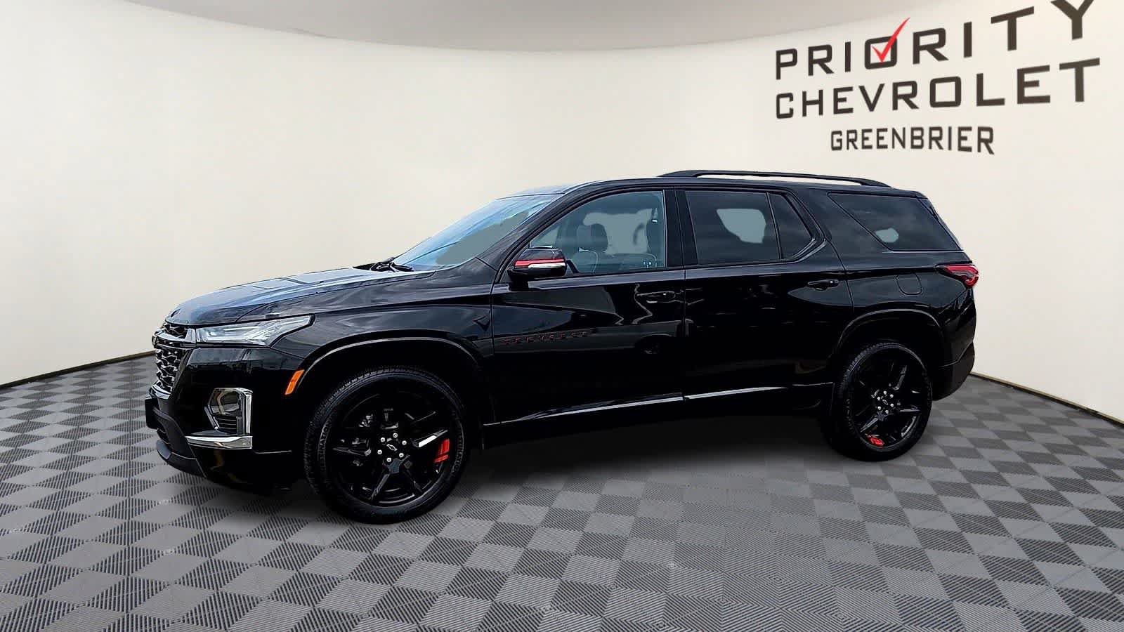 Certified 2023 Chevrolet Traverse Premier w/ Redline Edition FWD image 4
