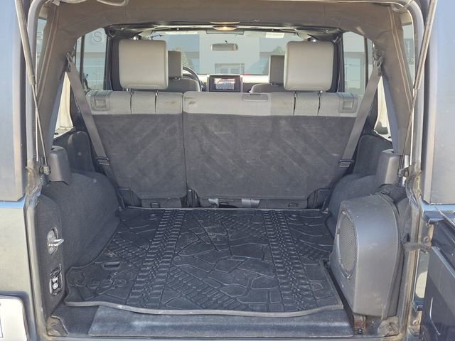 Used 2007 Jeep Wrangler Unlimited Sahara w/ Dual Top Group image 7