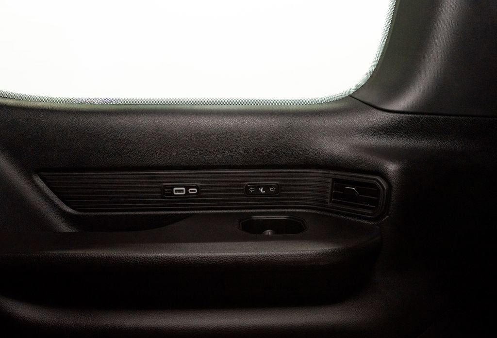 Used 2024 Jeep Wagoneer Series III AWD/4WD image 15