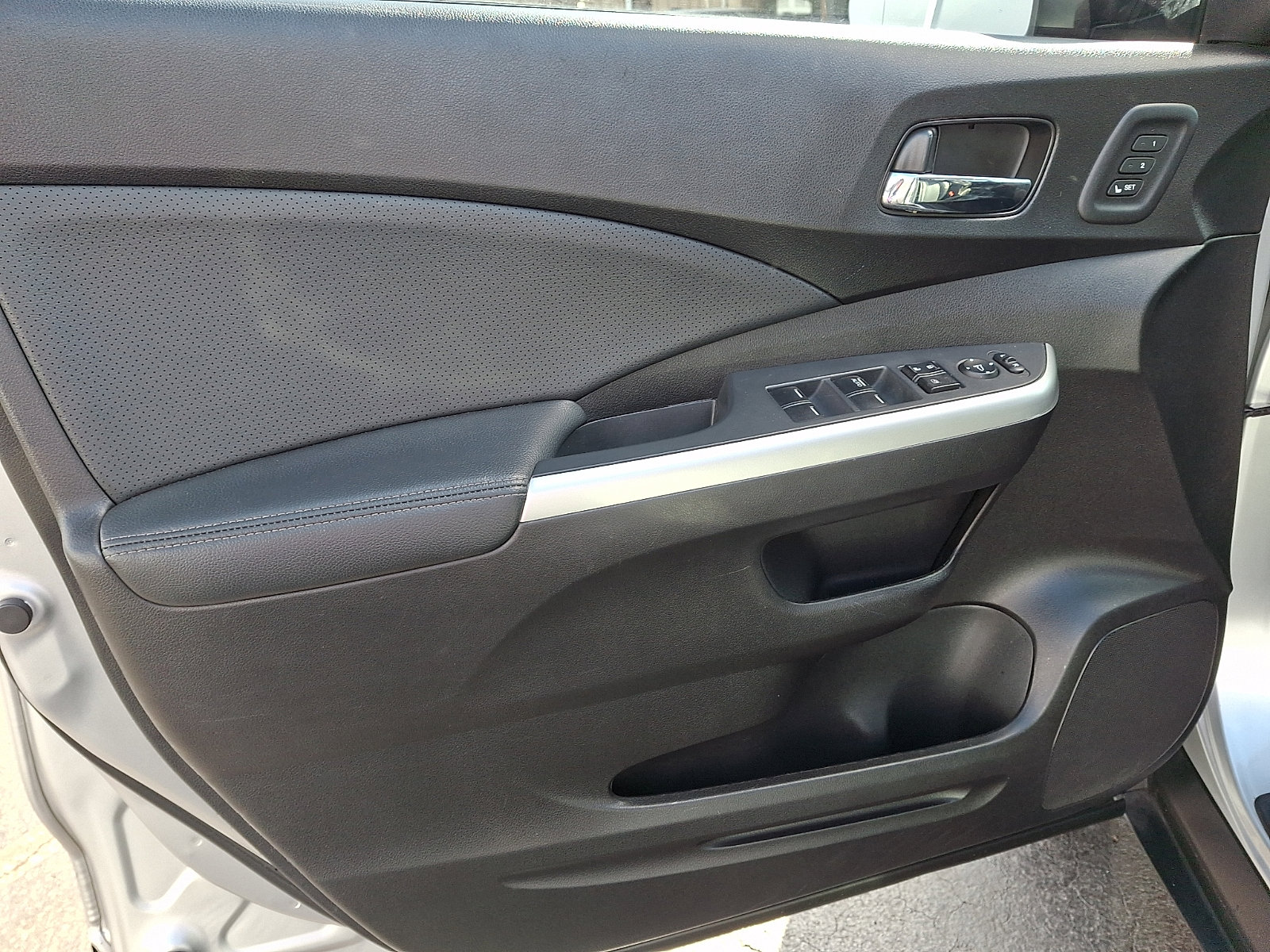 Used 2016 Honda CR-V Touring image 12