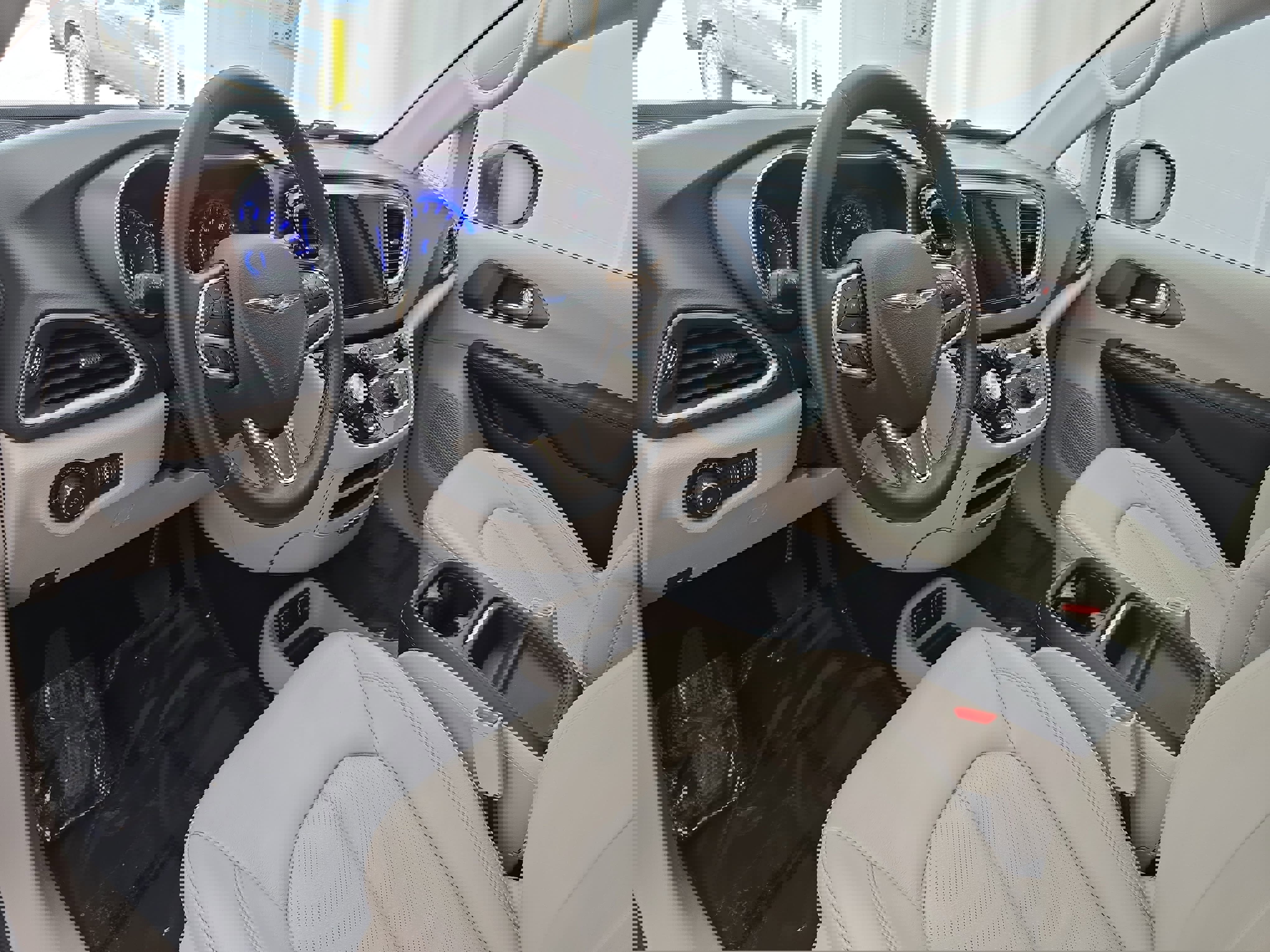 Used 2018 Chrysler Pacifica Touring-L image 17