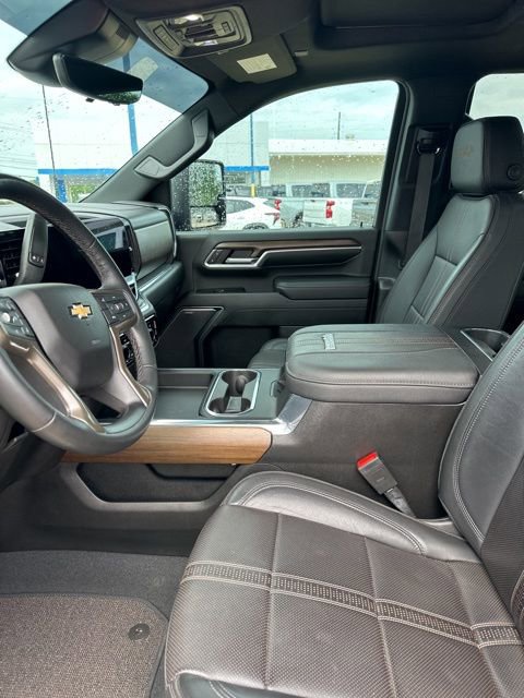 Used 2024 Chevrolet Silverado 2500 High Country w/ High Country Premium Package AWD/4WD image 47