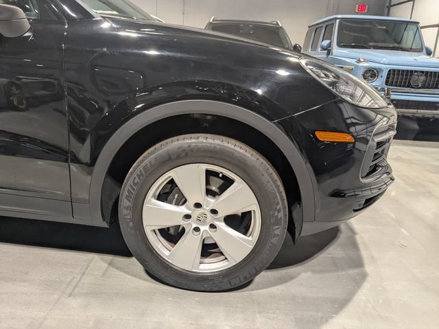 Used 2019 Porsche Cayenne AWD/4WD image 12