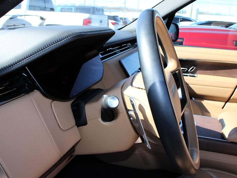 Used 2023 Land Rover Range Rover Long Wheelbase Autobiography image 39
