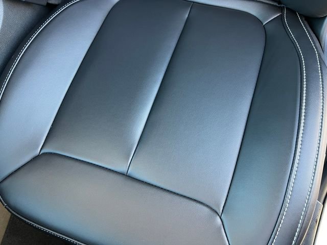 New 2025 Jeep Grand Cherokee Limited w/ Black Appearance Package image 11