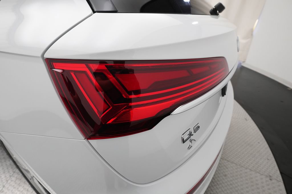 Used 2024 Audi Q5 e Premium Plus w/ Premium Plus Package image 34