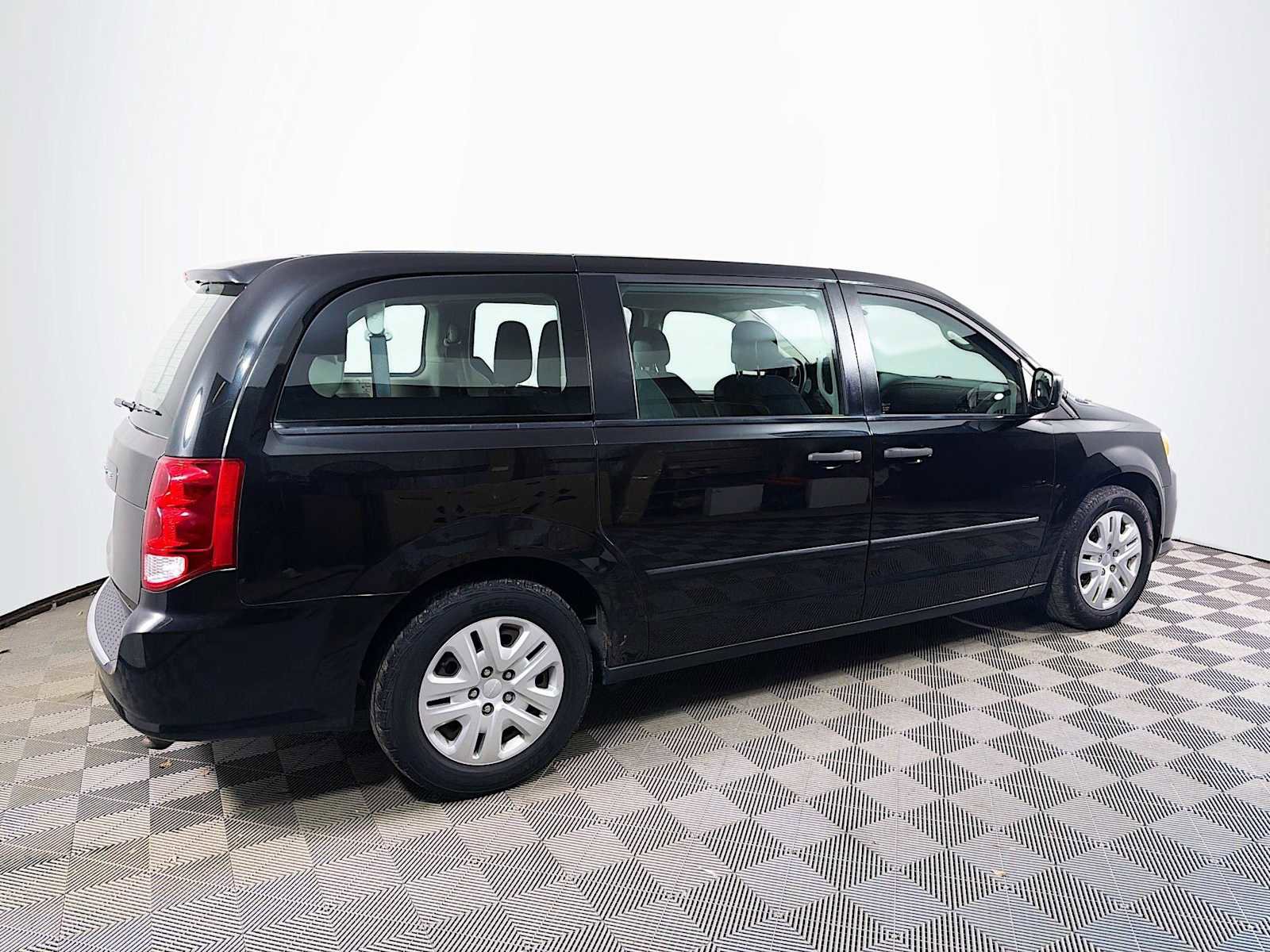 Used 2014 Dodge Grand Caravan American Value Package image 4