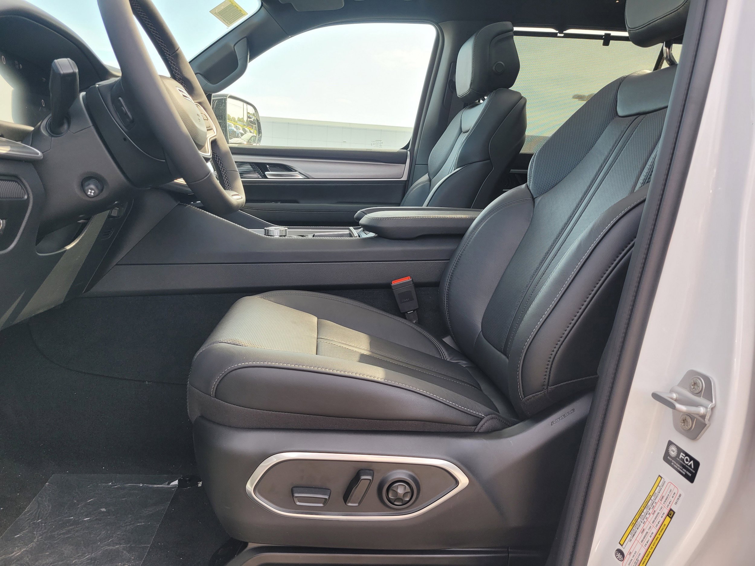 New 2026 Jeep Grand Wagoneer L Limited AWD/4WD image 16