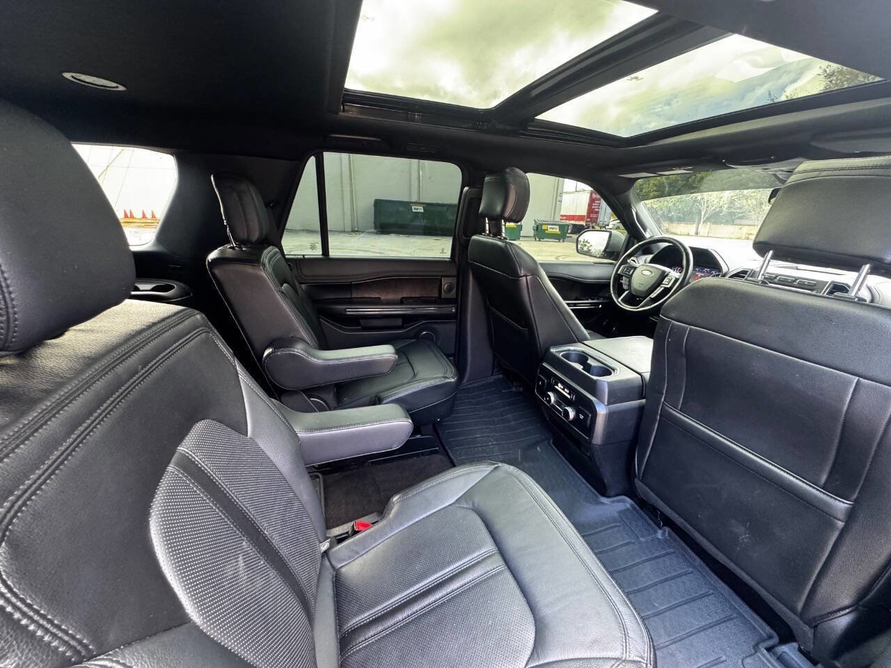 Used 2020 Ford Expedition Limited image 16