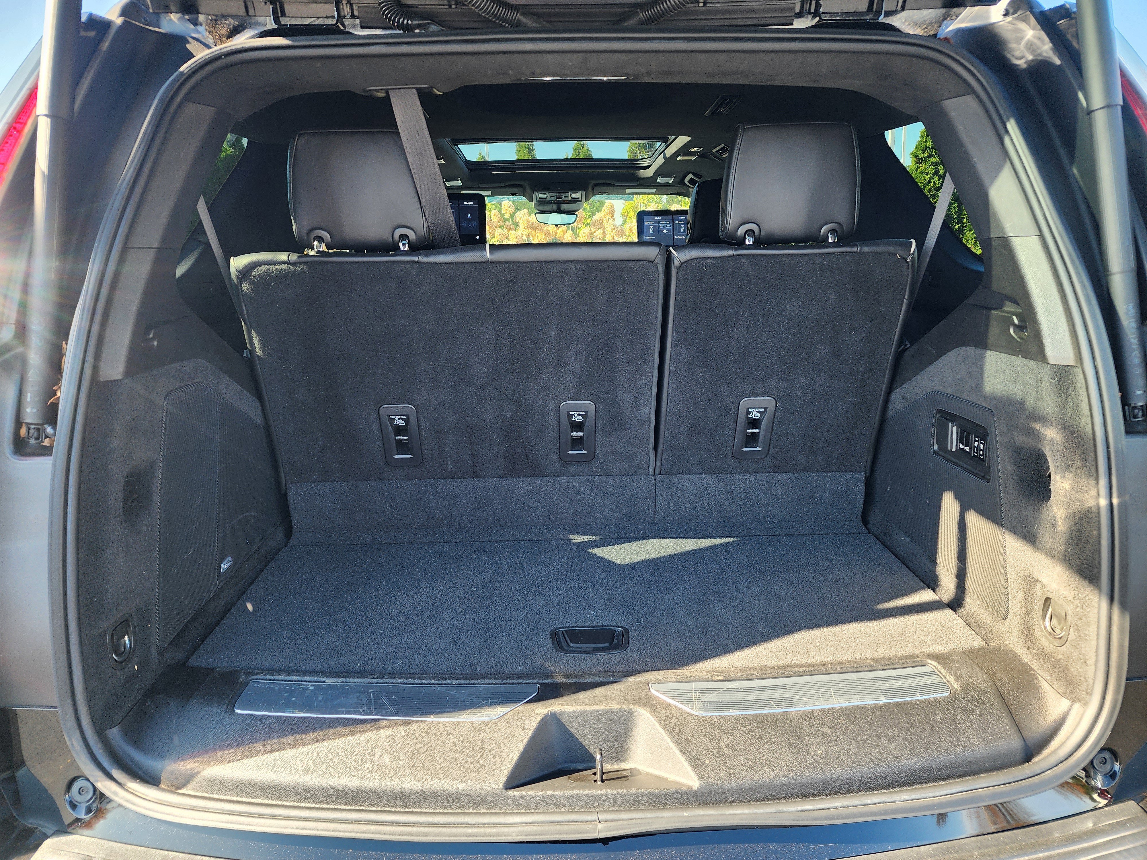 Used 2021 Cadillac Escalade Sport Platinum image 12