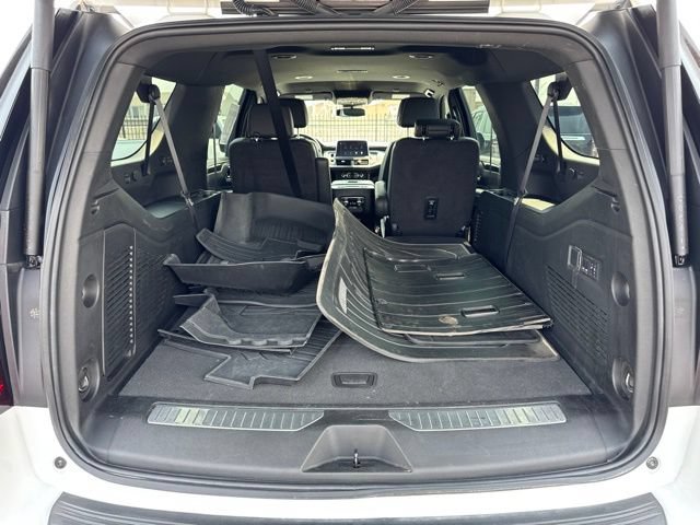 Used 2024 GMC Yukon XL AT4 w/ Technology Package AWD/4WD image 5