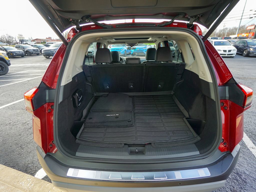 Used 2022 Nissan Rogue SV w/ SV Premium Package image 10